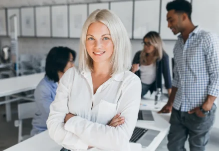 Jeune étudiante embauchée